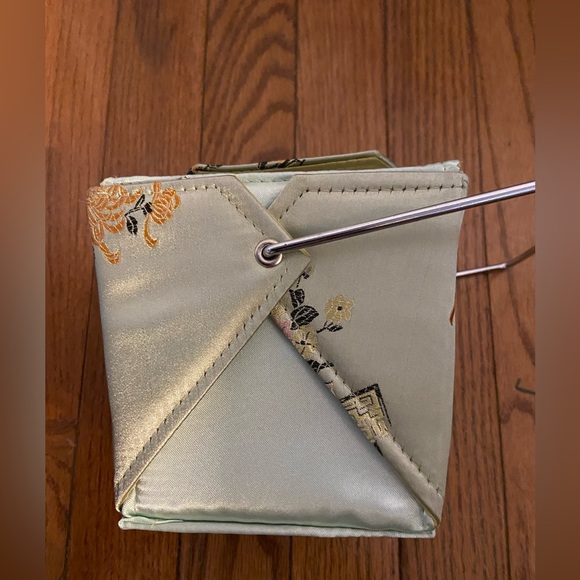 Unique, “To-Go” Container Purse, Mirror on Flap - Picture 3 of 9